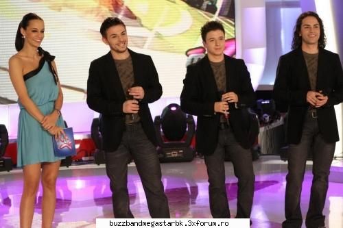 poze cu formatia - saya - BUZZ